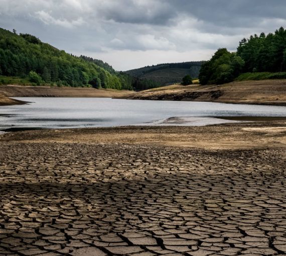 An image showing Derwent Reservoir in the UK dried up after the summer of 2018