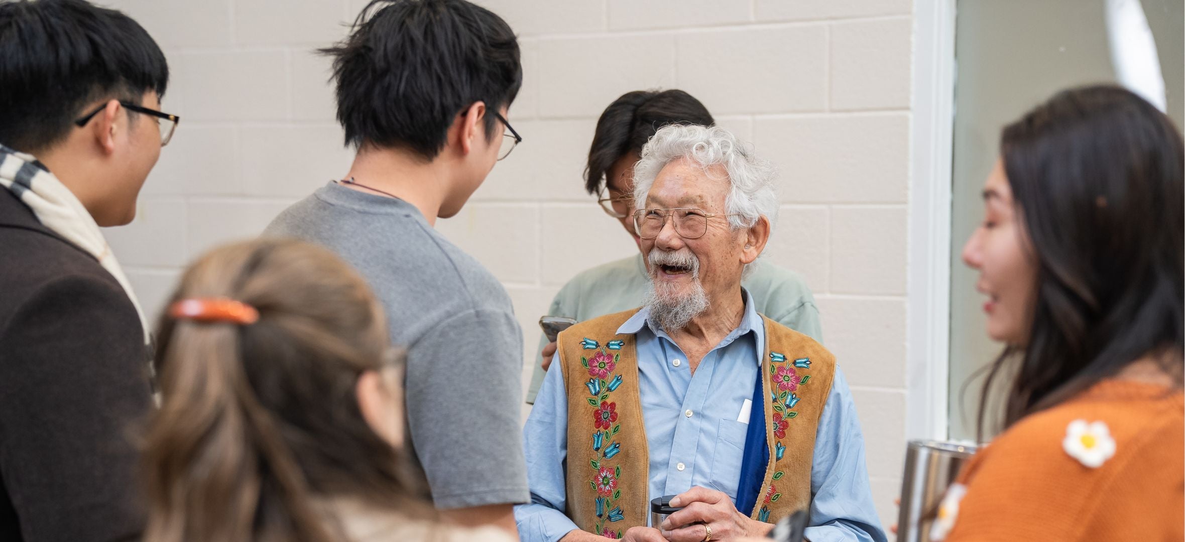 David-Suzuki-Richmond-Hill David speaks with guests in Richmond Hill on the Stronger Together tour.
